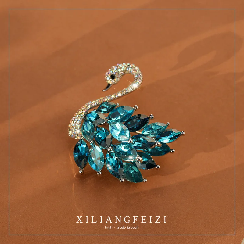 High-end Exquisite Crystal Swan Brooch, Elegant Anti-exposure Clothing Accessory, Chest Pin