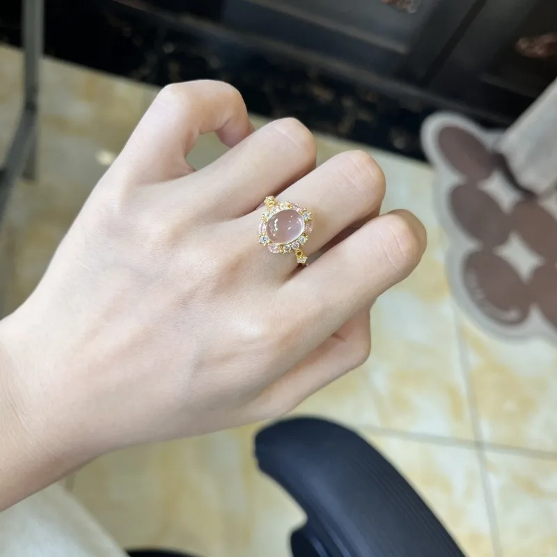 يتم ترصيع حلقة سطح البيض الأبيض فائقة اللطيفة من Yanyu مع هدية فاخرة رائعة قابلة للتعديل لصديقتك