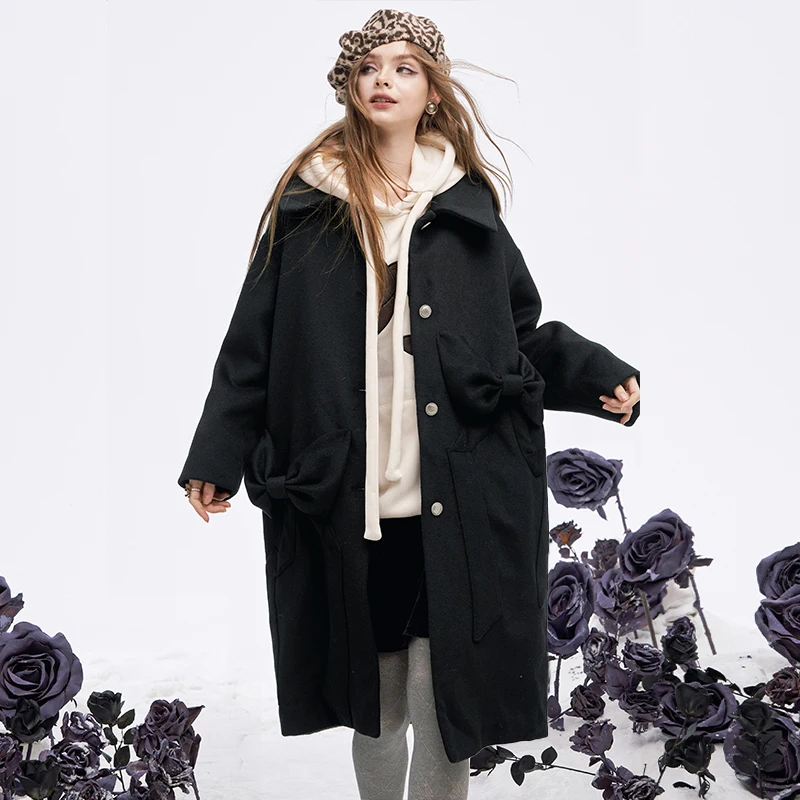 ELFSACK 2025 Winter New Arrivals Minimalist Loose Solid Bow Pocket Button Long Coat For Women