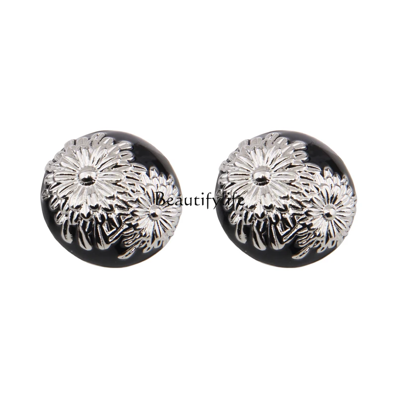 

European and American retro three-dimensional relief daisy enamel glaze round earrings hemisphere exaggerated stud earrings