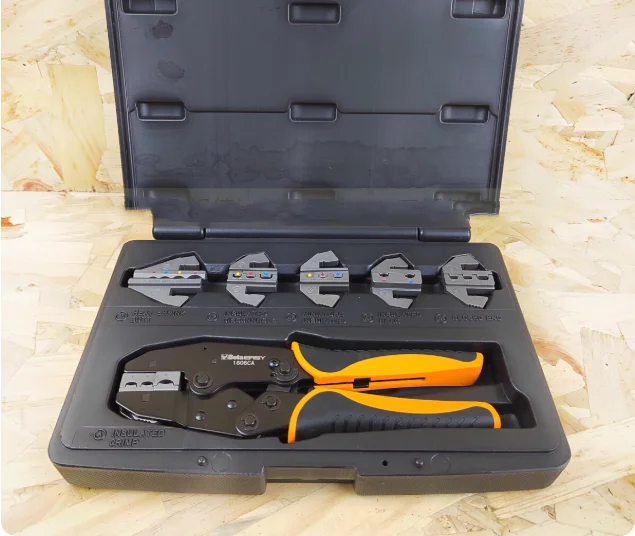 ​ ​ Zestaw narzędzi do zaciskania z wymiennymi szczękami - Wielofunkcyjny z wtyczką i wstępnie izolowaną rurką ​