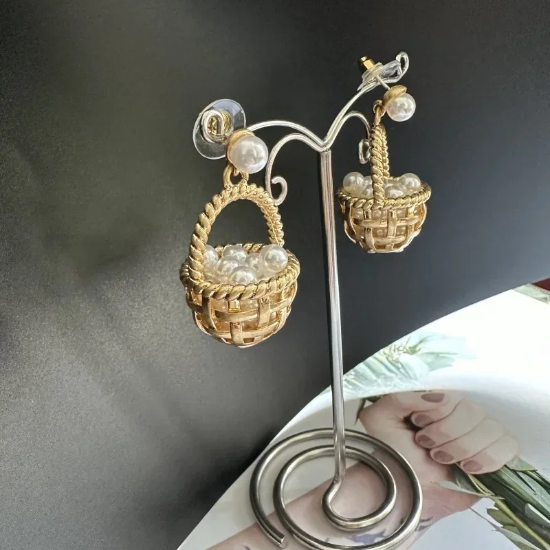 Fashion Jewerly Pastoral Flower Basket Pearl Cluster Stud Earrings for Women, Chic and Playful Design