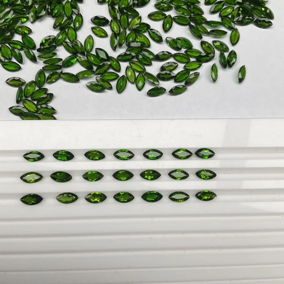 Sale 10pcs Genuine Diopside Bead Cabochon 2x4mm 3x6mm 4x8mm Marquise Brilliant-cut Semi-Precious Gem Jewelry Cabochon Ring Face