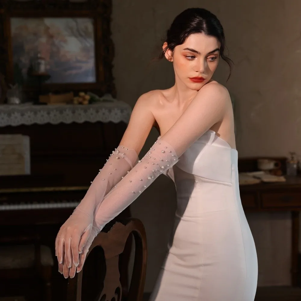 

Модные длинные женские свадебные перчатки ручной работы с бисером, прозрачные перчатки с жемчугом, тюлевые элегантные перчатки для оперы, вечерняя вечеринка