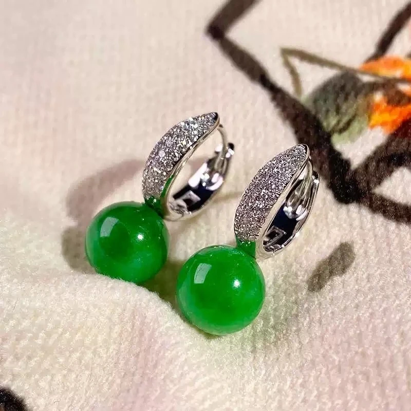 Natural jade earrings, new Chinese style vintage diamond-encrusted emerald ear clasps, niche fashion, light luxury, versatile ea