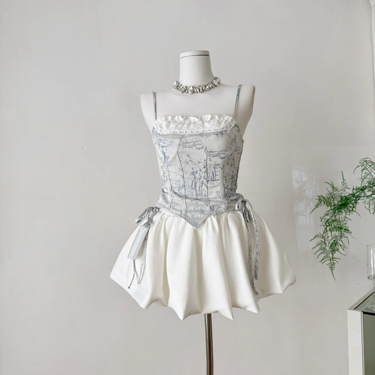 

Sexy Slimming Tie Waist Top and Skirt Set Women's Fashionable New 2025 Ensemble Polyester Fiber Y2k