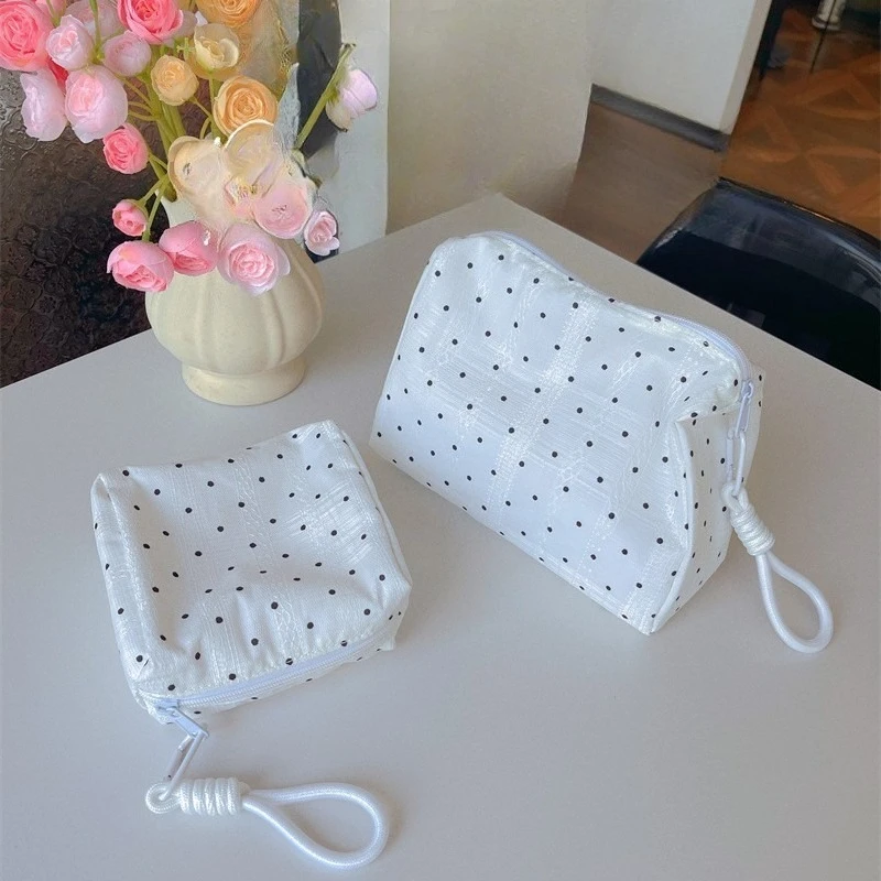 حقيبة مكياج منقطة سوداء للنساء، حقيبة تنظيم مستحضرات التجميل، حقيبة أدوات الزينة ذات الطراز الجميل