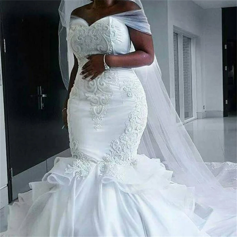 Customized Charming Lace V-Neck Button Illusion Cut-out Full Sleeves Ball Gowns Wedding Dress 2026 Court Train Vestidos De Noiva