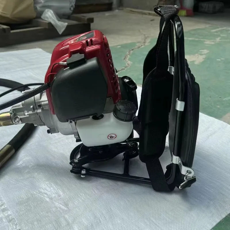 Durable portable backpack concrete vibrator, flexible shaft vibration type, suitable for municipal engineering pavement concrete