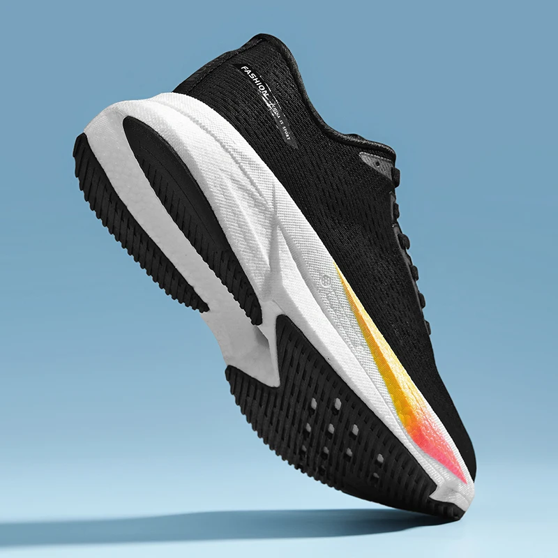 Scarpe da ginnastica in rete da uomo Le scarpe da passeggio con suola morbida sono scarpe versatili per le coppie che sono rilassate per le passeggiate in ufficio.
