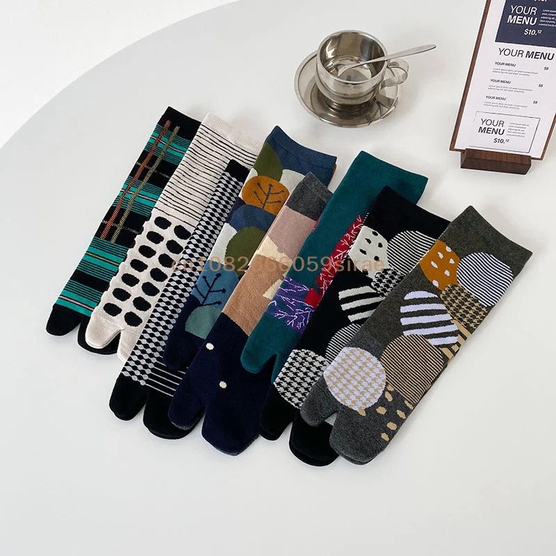 1 Paar bunte Jacquard-Socken mit zwei Zehen für Damen, Baumwolle, weich, atmungsaktiv, geteilte Zehensocken, lustige, schicke Pflanzen, Leopardenmuster, gestreifte Tabi-Socke