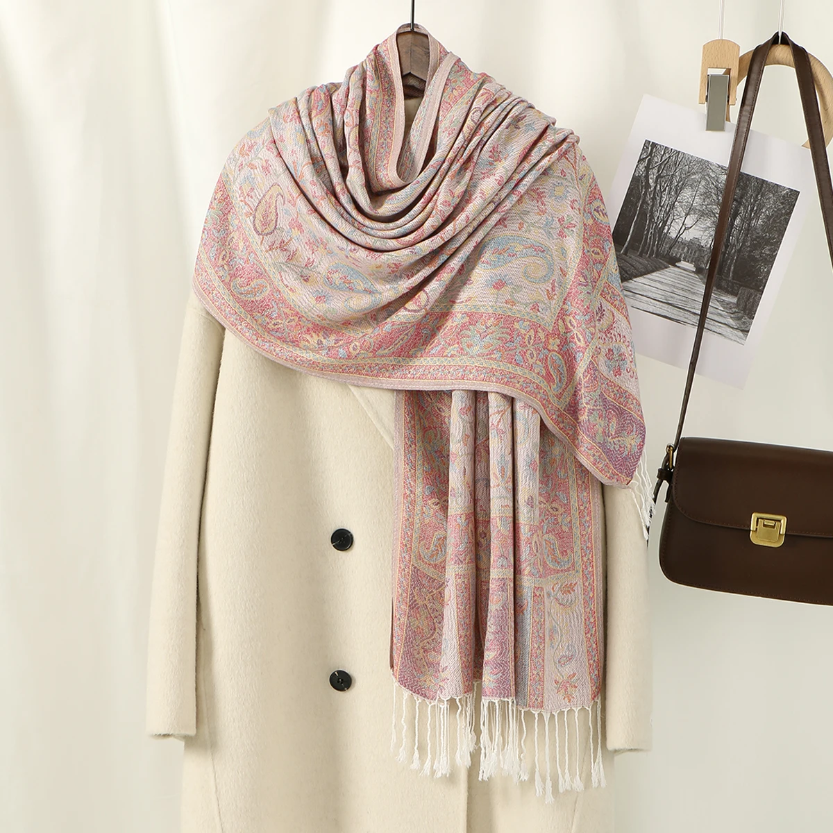 

Fashion Paisley Embroidery Hijab Scarf Women Cotton Linen Headscarf Women Head Wrap Ladies Muslim Tassel Veil Shawls 180*70CM