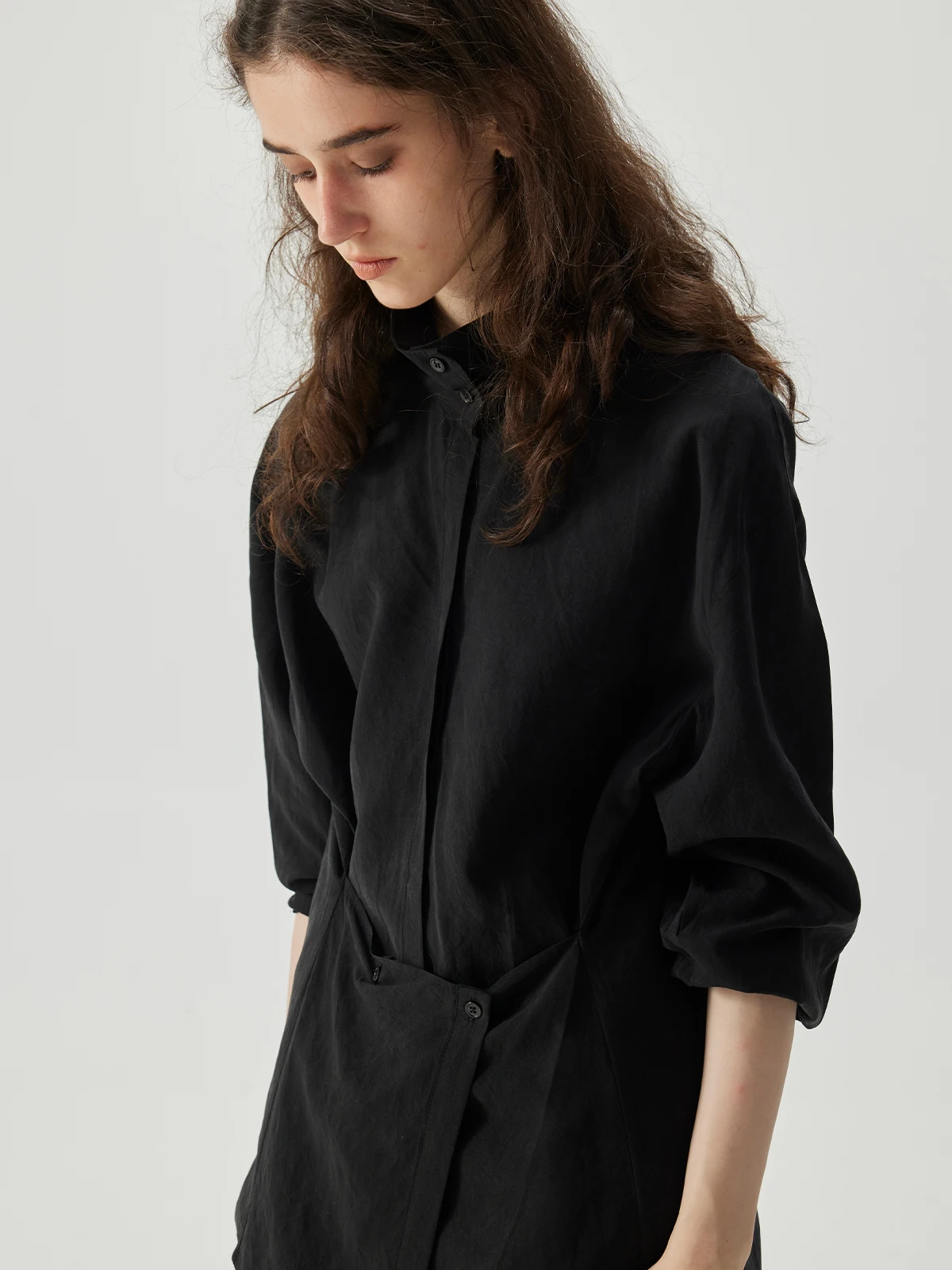 

Retro Moofeel irt Early Autumn New Small Design Sense Stand Collar Wrinkle Long Sve Waist Inward Top Women's Busin Ca...