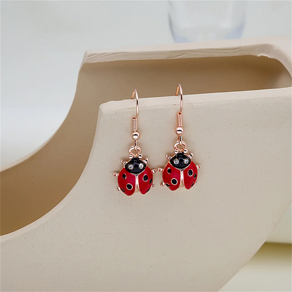 Fashion Cute Red Enamel Ladybug Stud Earrings For Women Vintage Exquisite Lovely Small Insect Animal Earrings Party Jewelry Gift