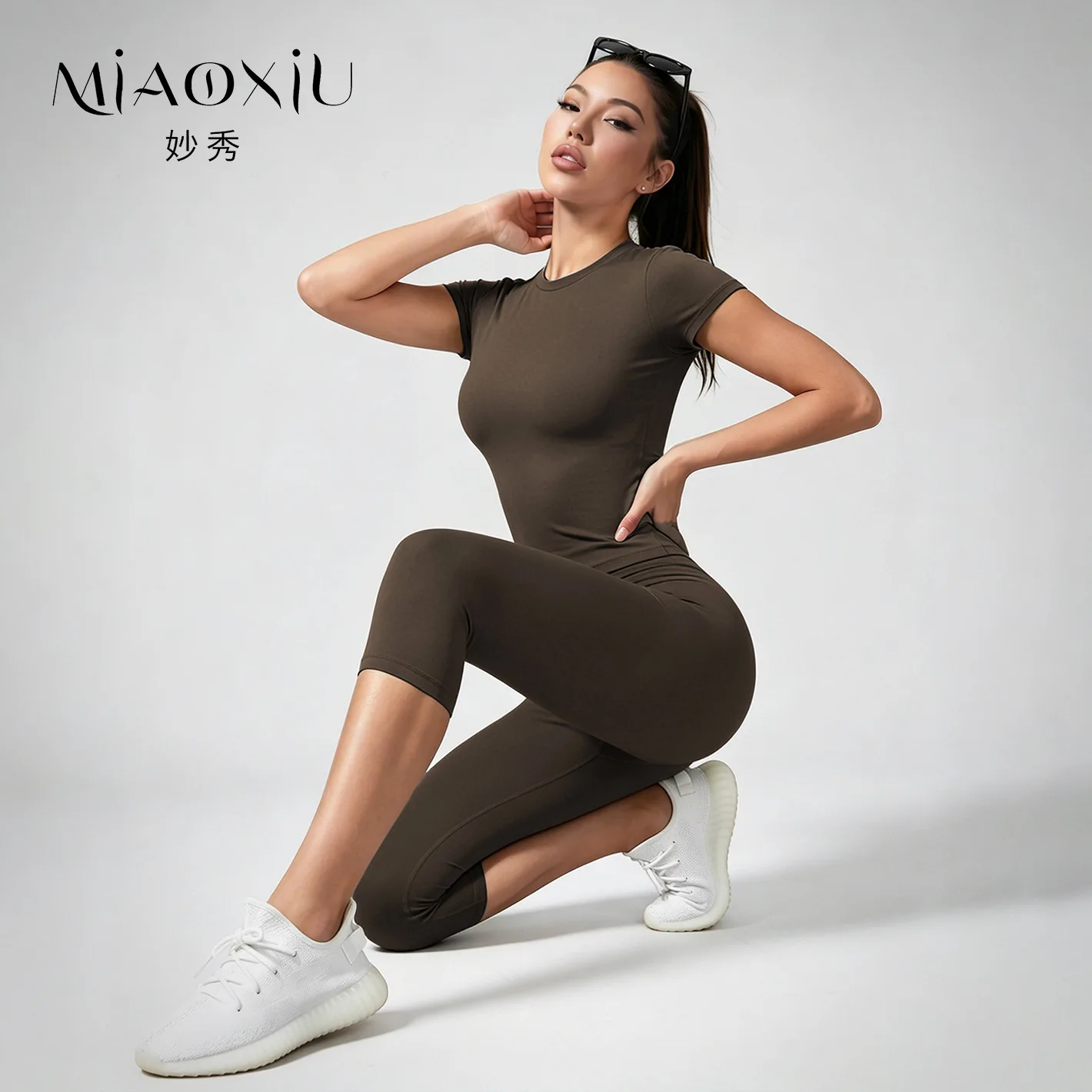 New Yoga Sets for Women Quick Dry Short Sleeve Crop Top Capri Pants Sportswear for Running Gym Workout