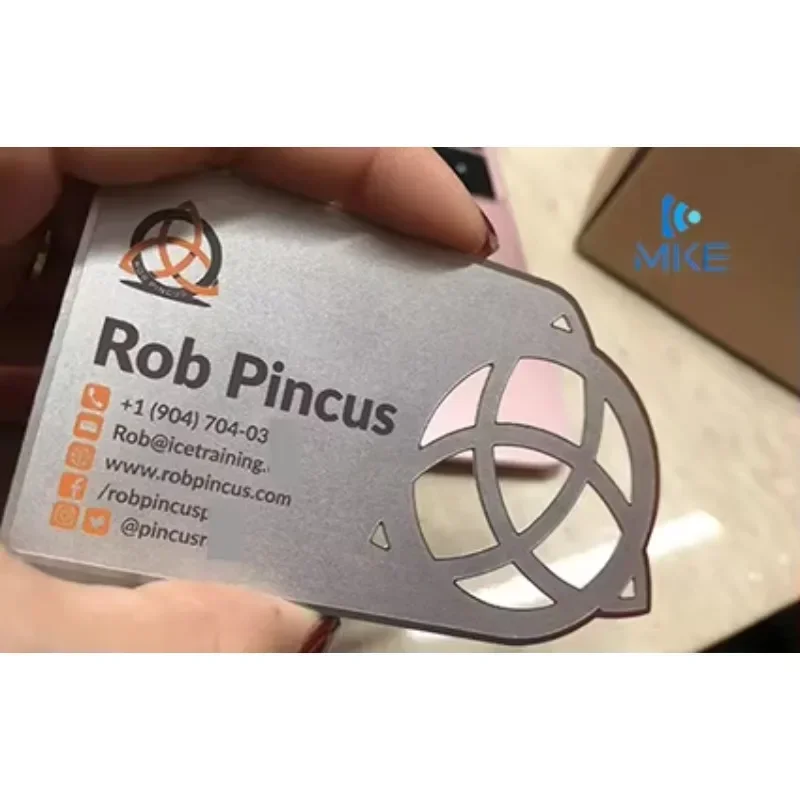 بطاقات معدنية من الفولاذ المقاوم للصدأ باللون الأسود