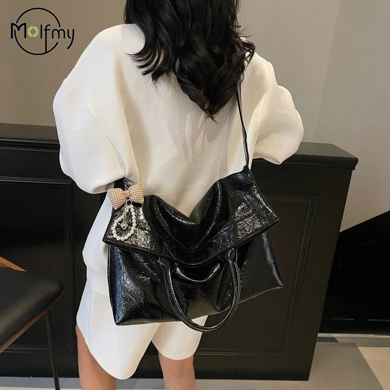 

Fashion Crossbody Bag for Women Shoulder Handbag Oil Wax Leather Adjustable Strap Trendy Handbag Purse Work Travel Messenger Bag