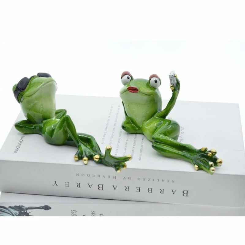 2 PCS Set Couple Beach Lying Frog Figurines Resin Ornament Garden Desk Decoration Valentine Gift Cute Animal Statue Home Decor
