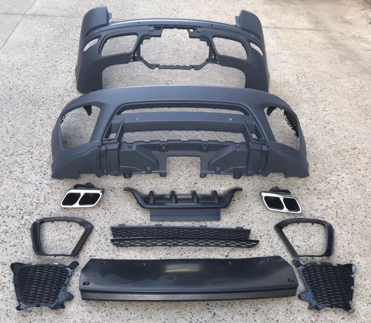 Body kit for Range rover sport 2018+ upgrade to SVR model include front and rear bumper assembly with side skirts tail pipes