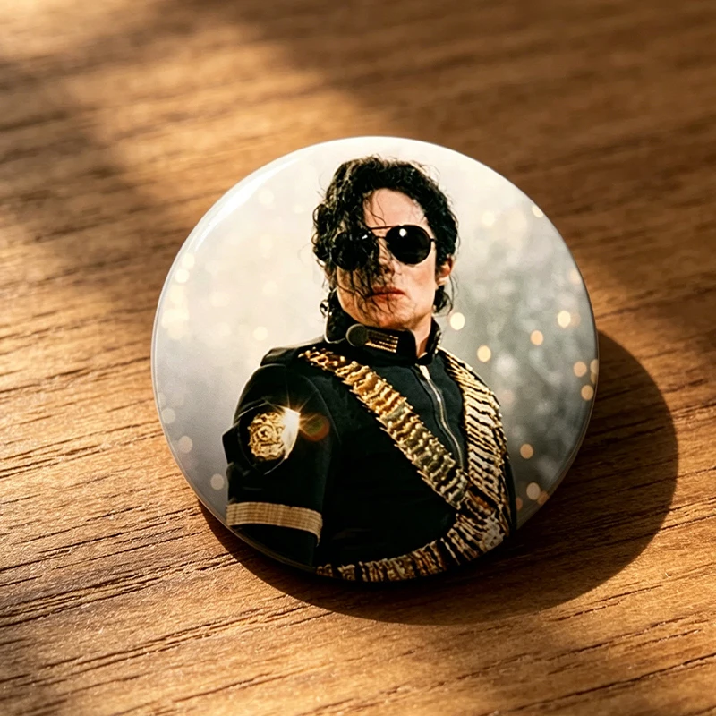 Novo Broche Michael Jackson, Pins de Esmalte da Moda, Pins de Anime, Decorações para Festas de Aniversário Infantis, Joias da Moda, Presentes de Aniversário