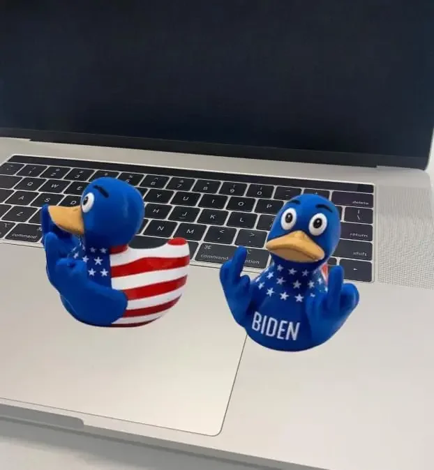 Middle Finger Duck Rubber Ducks Finger Trump Bidem with Jeep Car Truck Dashboard Interior Us Flag Pattern Small Yellow Duck