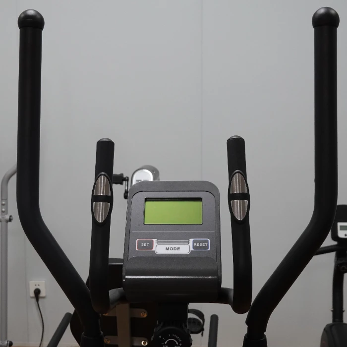 เครื่องออกกำลังกายแบบอีลิปติคอลไฟฟ้า วัสดุเหล็กคุณภาพสูง ระบบเบรกแม่เหล็ก สำหรับใช้ในบ้าน