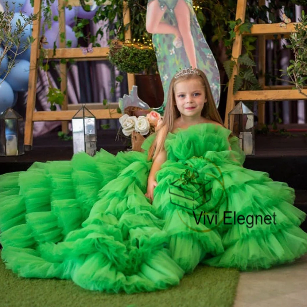 Green Tiered Flower Girls Dresses with Crystal 2023 Summer New Sweep Train Christmas Gowns New Zipper Back فلور فتاة اللباس