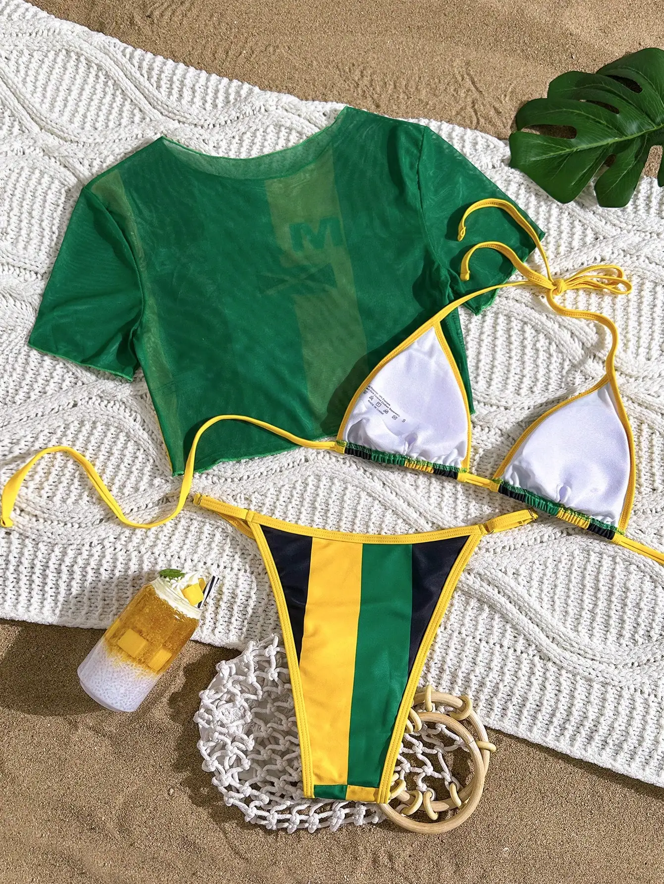 Conjunto de bikini de 3 piezas con estampado de la bandera de Jamaica, con cubierta de malla, cuello halter, rayas amarillas y verdes