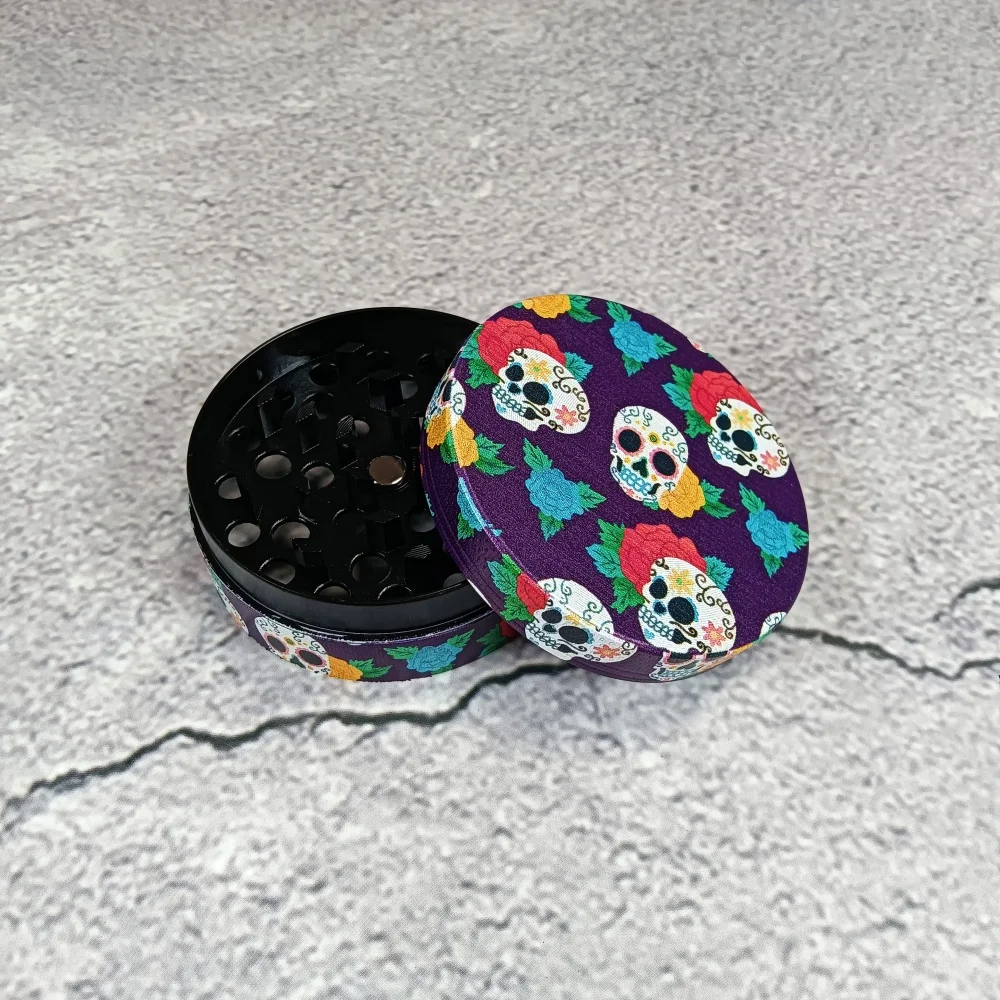 2 بوصة 50 مللي متر الجمجمة الكرتون المعادن عشب طاحونة العشب السيجار التبغ الفانيليا برعم طاحونة 4-Layers مطحنة هاون التدخين السجائر أداة