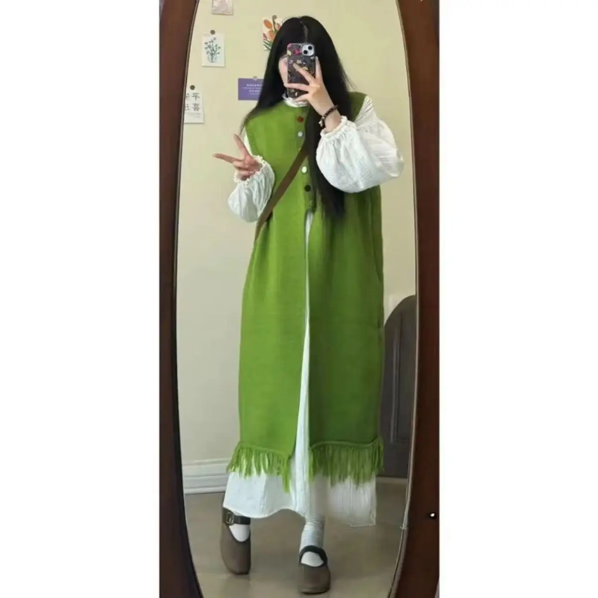 เดรสไหมพรมแขนกุดลำลองสำหรับผู้หญิง ฤดูหนาว ผ้าเมอริโน แต่งระบายหลายชั้น ดีไซน์แฟชั่น แขนเสื้อแต่งกระดุม สไตล์พื้นเมือง แนวสปอร์ต คอเต็ม ทรงเอ  สำหรับสาวออฟฟิศ