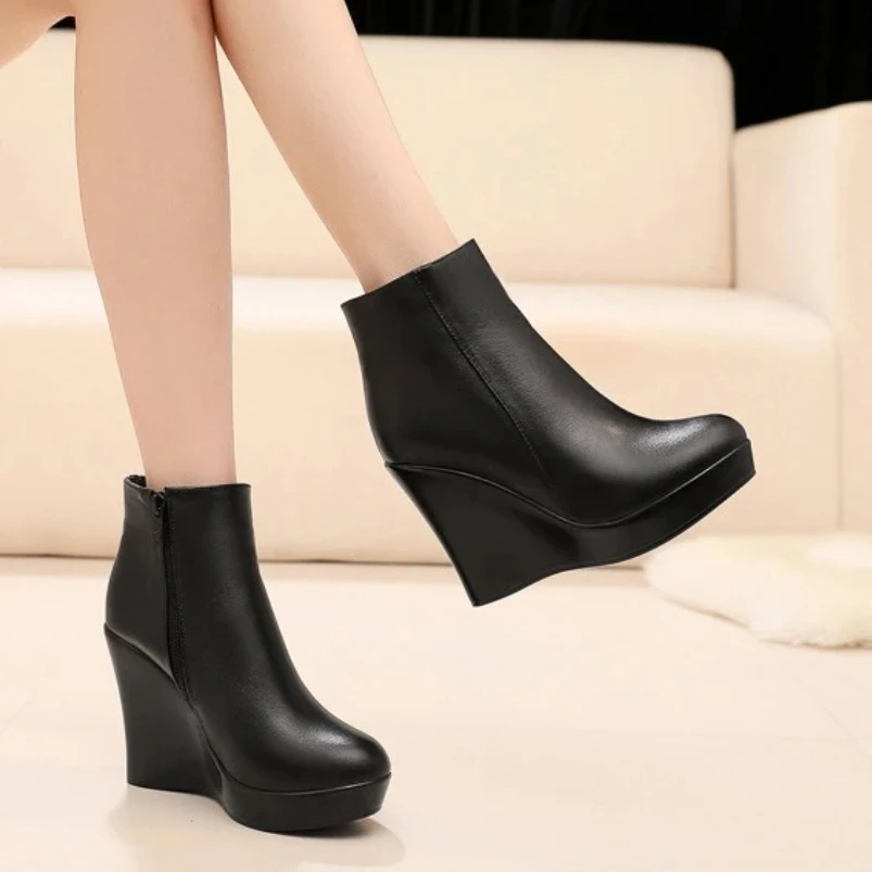 

2025 ботильоны из натуральной кожи, женские модные ботинки на танкетке на платформе, пикантные женские ботинки с круглым носком, осень-зима