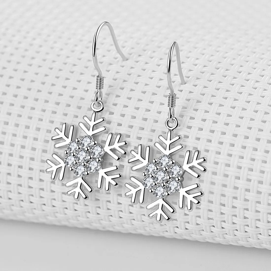 Snowflake Ear Hooks, Shiny Zircon Ear Hooks for Girls and Ladies, Christmas Jewelry Gift Earrings