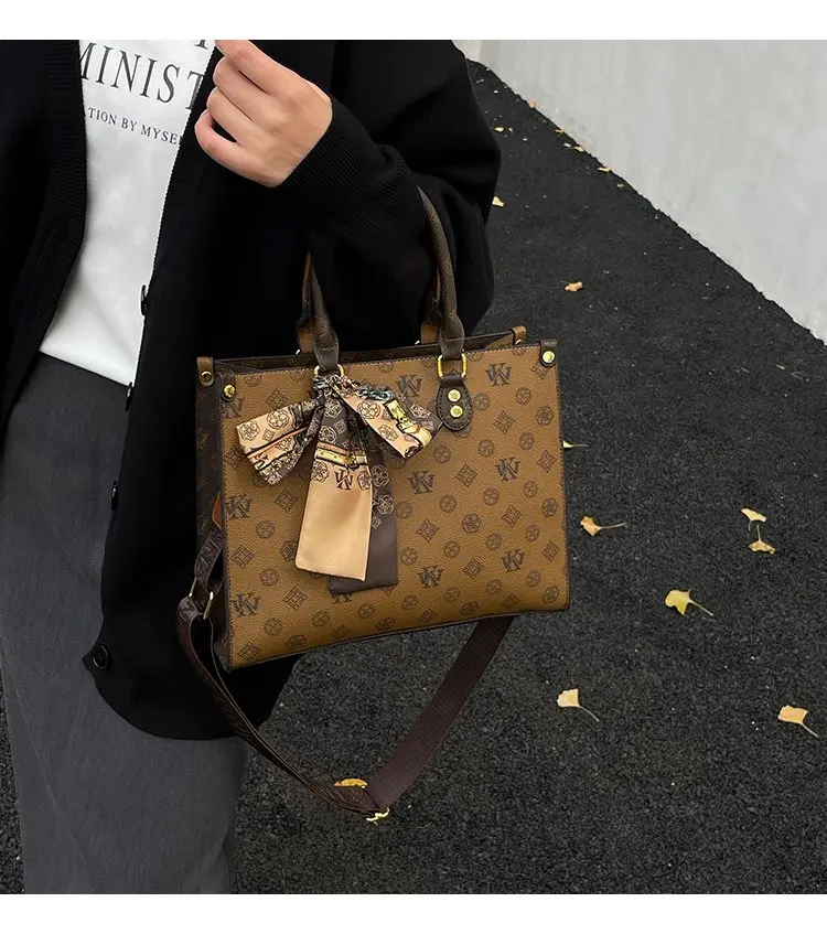 chic-fashionable-square-diaper-bag-women's-elegant-crossbody-bag-large-capacity-leather-tote-purse