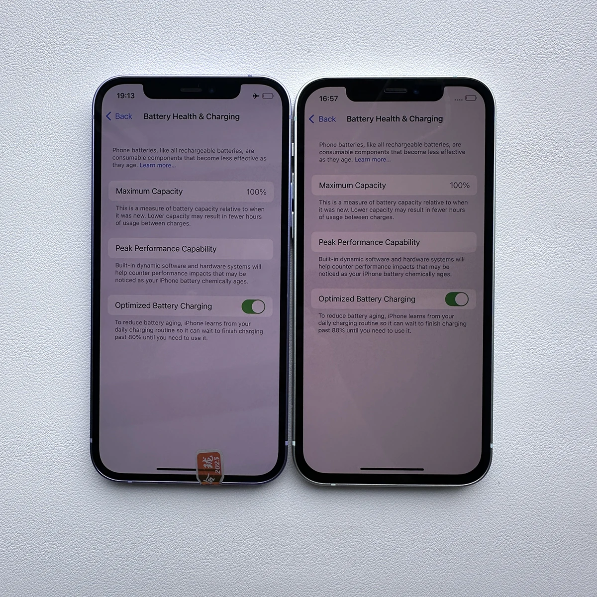 هاتف Apple iPhone 12 الذكي بشاشة 6.1 بوصة وذاكرة وصول عشوائي 4G وذاكرة وصول عشوائي 128 جيجابايت/256 جيجابايت وشاشة OLED مقفلة A14 بيونيك 12 ميجابكسل 95% هاتف محمول جديد
