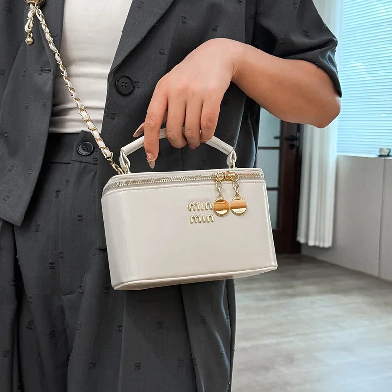 

​2025 New Women's Minimalist Chain Strap Square Bag, Luxury Box Crossbody Sling, Chic Tote for Daily, Elegant & Versatile​