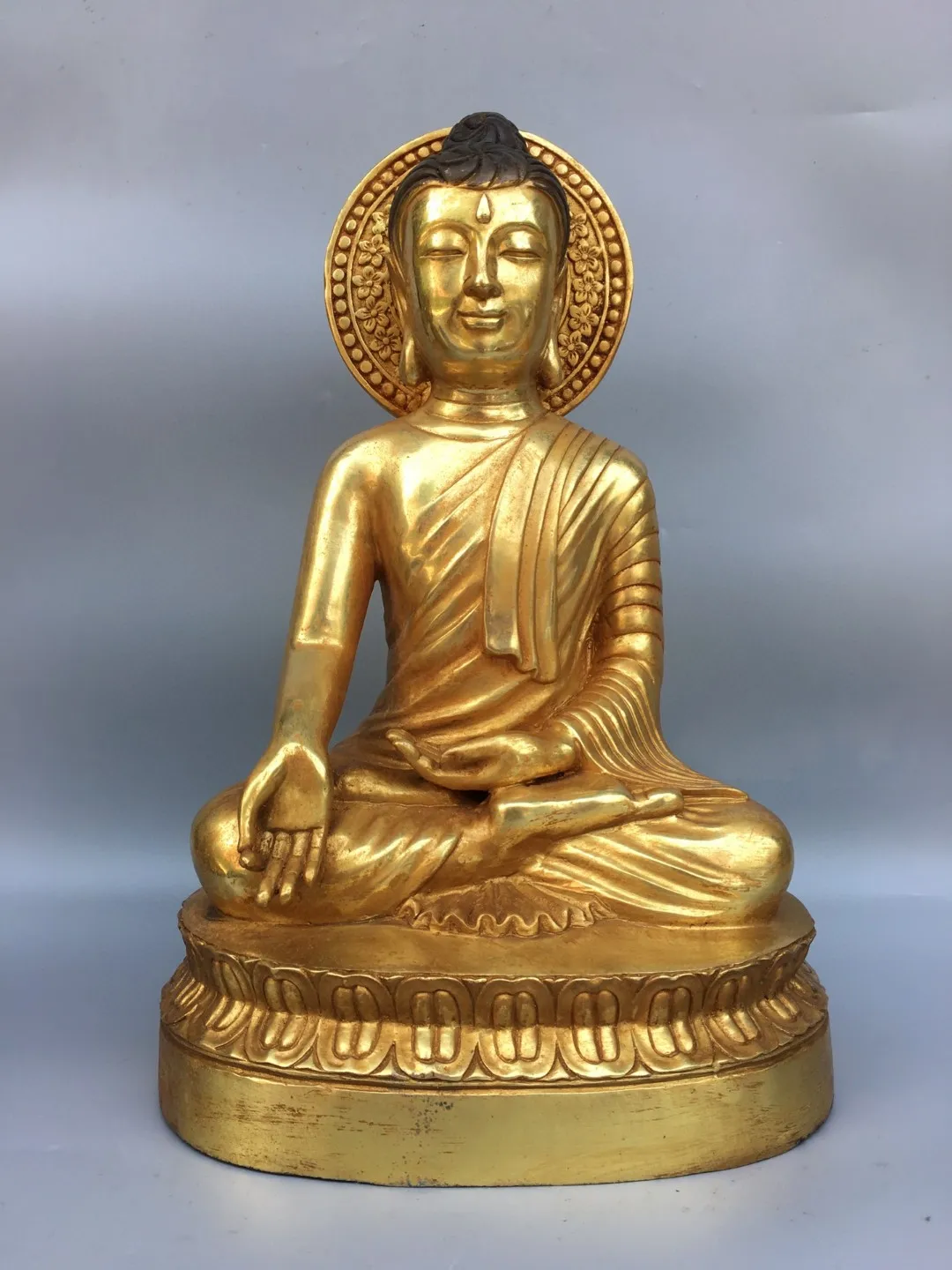 

Nepalese Tibetan ornament, brass gold-plated carved statue of Shakyamuni Amitabha Buddha in the ancestral hall, ornament 35cm