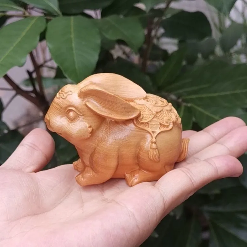 Natural Thuja Wood Carving Rabbit Statue Fengsgui Statue Table Car Ornament Gift