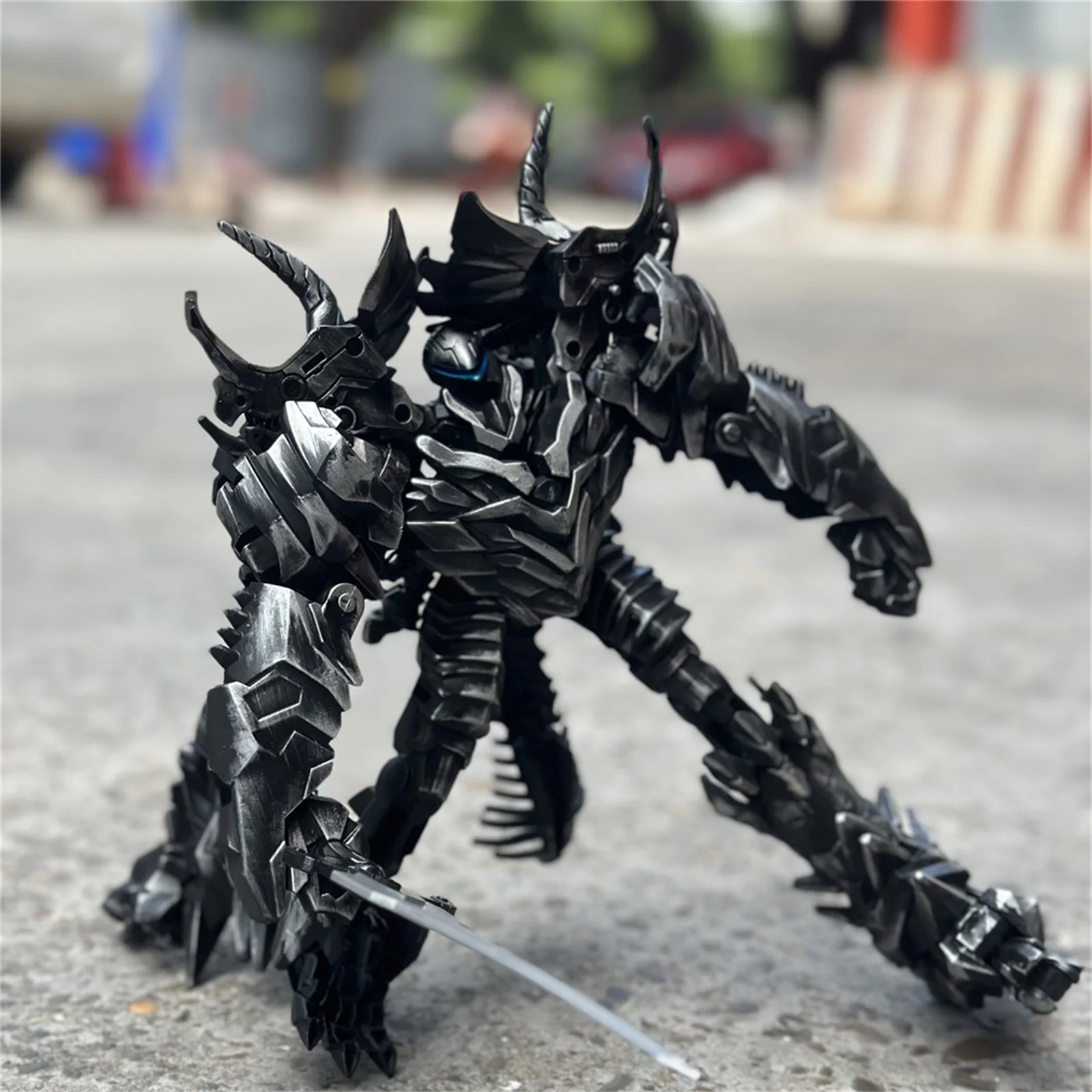 Transformed Dinosaur Toy Wing Dragon Dart Large Scale Enlarged High Mech Robot Model with a Height of 28cm