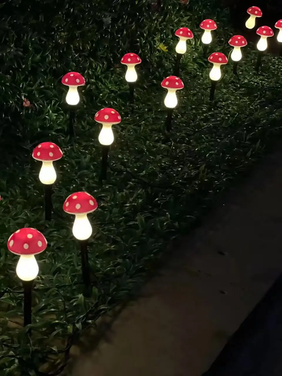 New ground mounted mushroom light LED solar garden waterproof decorative light