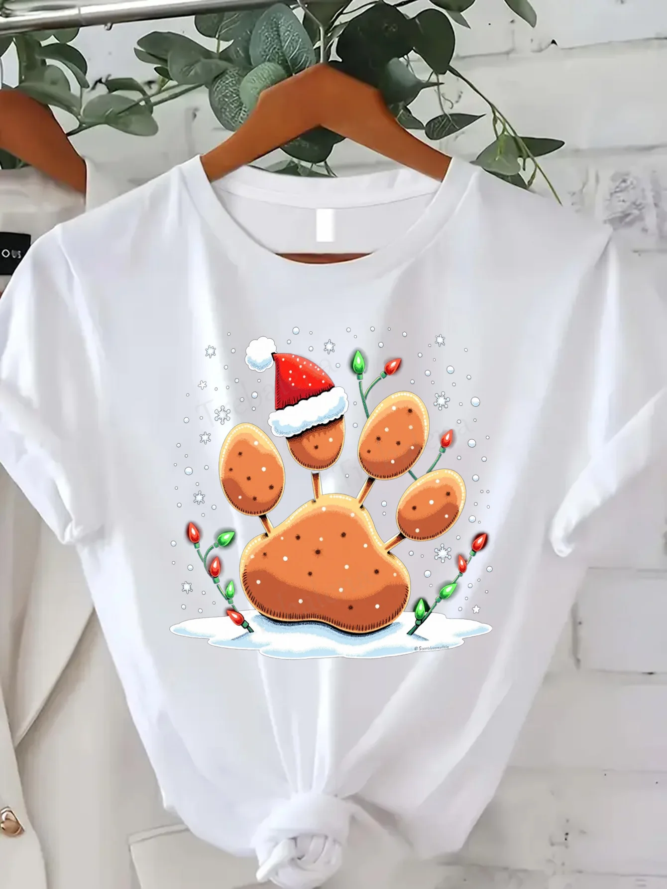 Women'S Black Christmas Cat Paw Print Holly Berry Cute Santa Hat Design Fit Short Sleeve Casual Top Comfortable Holiday Pet