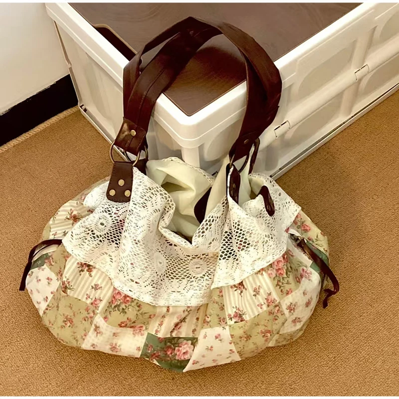Böhmische Umhängetasche, Mori Girl Fairycore Damen Ditsy Floral Patchwork Handtasche mit Spitzenbesatz, Vintage Reise-Pendler-Einkaufstasche – Detail 17