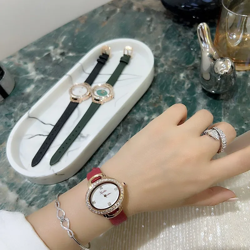 

Luxury Fashion Women Watches Shining Dial Design Qualities Ladies Quartz Wristwatches Rose Gold Diamond Leather Clock Gifts