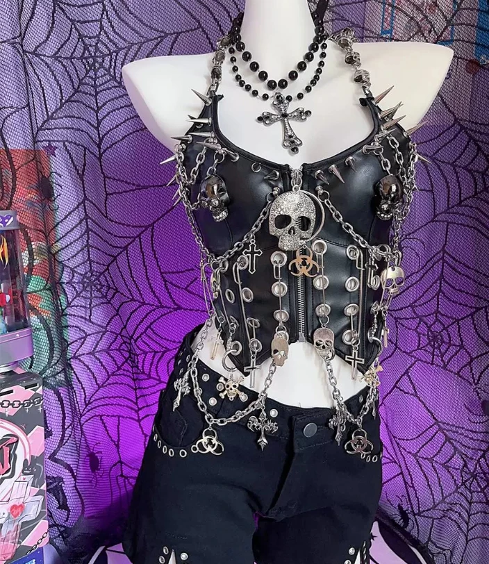 

Gothic Women Sexy Rivet Metal Skull Leather Vest Mini Skirt 2 Piece Set European and American Cool Girls Punk Leather Skirt Suit