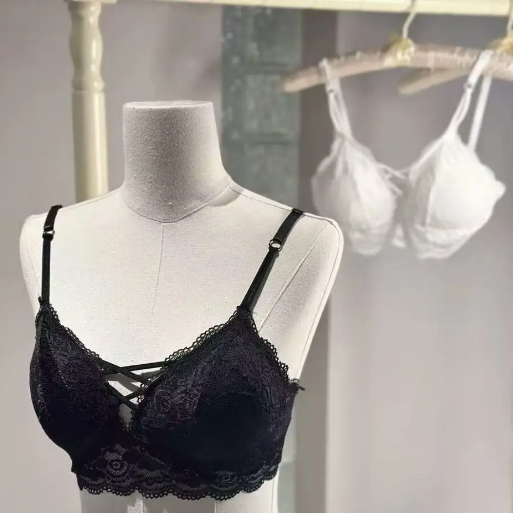 

Sweet Anti-sagging Lace Seamless Bras Shockproof Gathered Breasts Brassiere for Women Hollow Lingerie Wireless Deep V Bra Girls