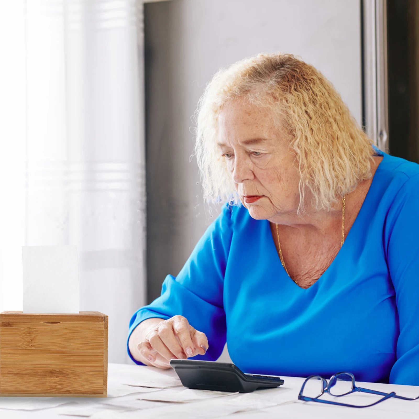 

1pc Wooden Tissue Box Square Bamboo Desktop Paper Box Cover Napkin Holder for Home Hotel Car Office Size S