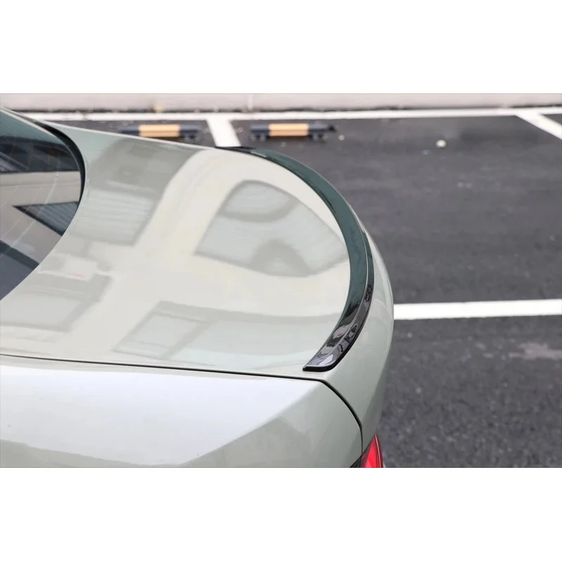 

Factory Hot SellingFactory Hot SellingWholesale Automotive Body Kits for New 3 Series G20 /G28 Bright Black Tail