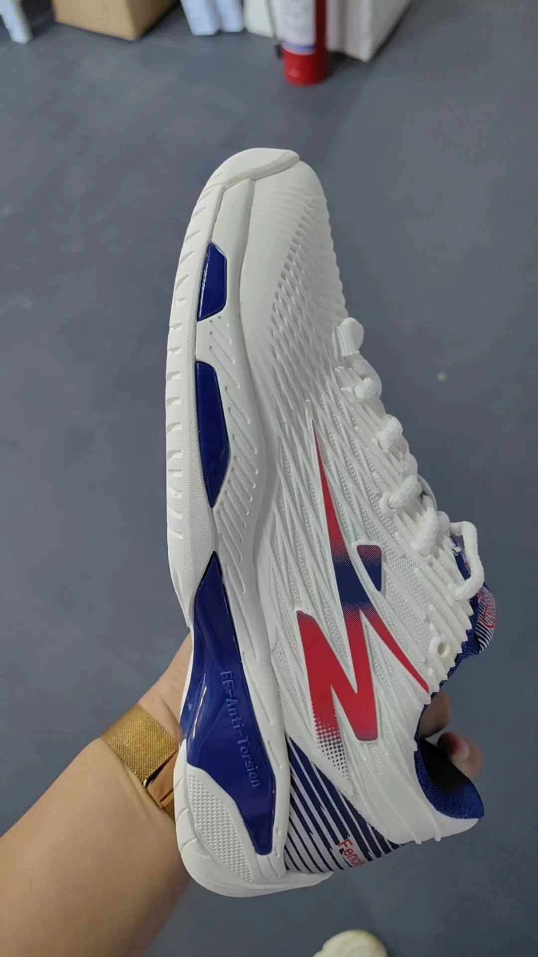 Men's Badminton Shoes Breathable Anti-Slip Sports Tennis Shoes 2025 Men's and Women's Sports Shoes