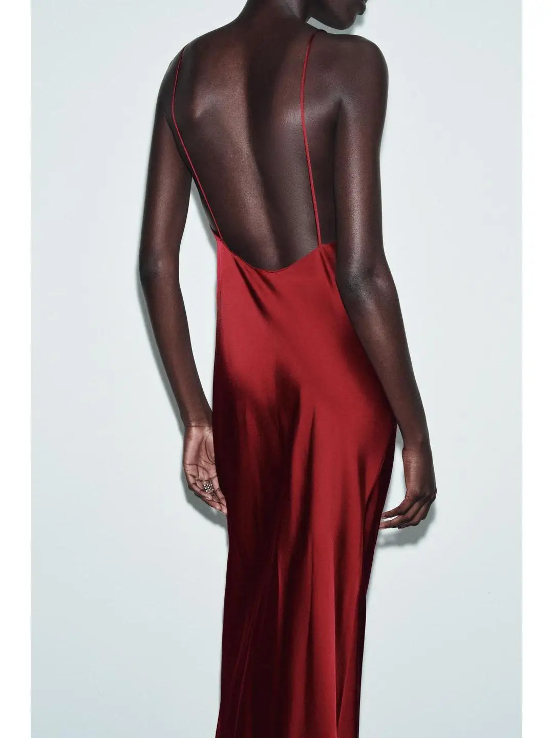 롱 실크 새틴 드레스 V넥 얇은 스트랩 슬릿 동남아시아 스타일 여성 슬림핏 데일리웨어 봄 여름 가을용