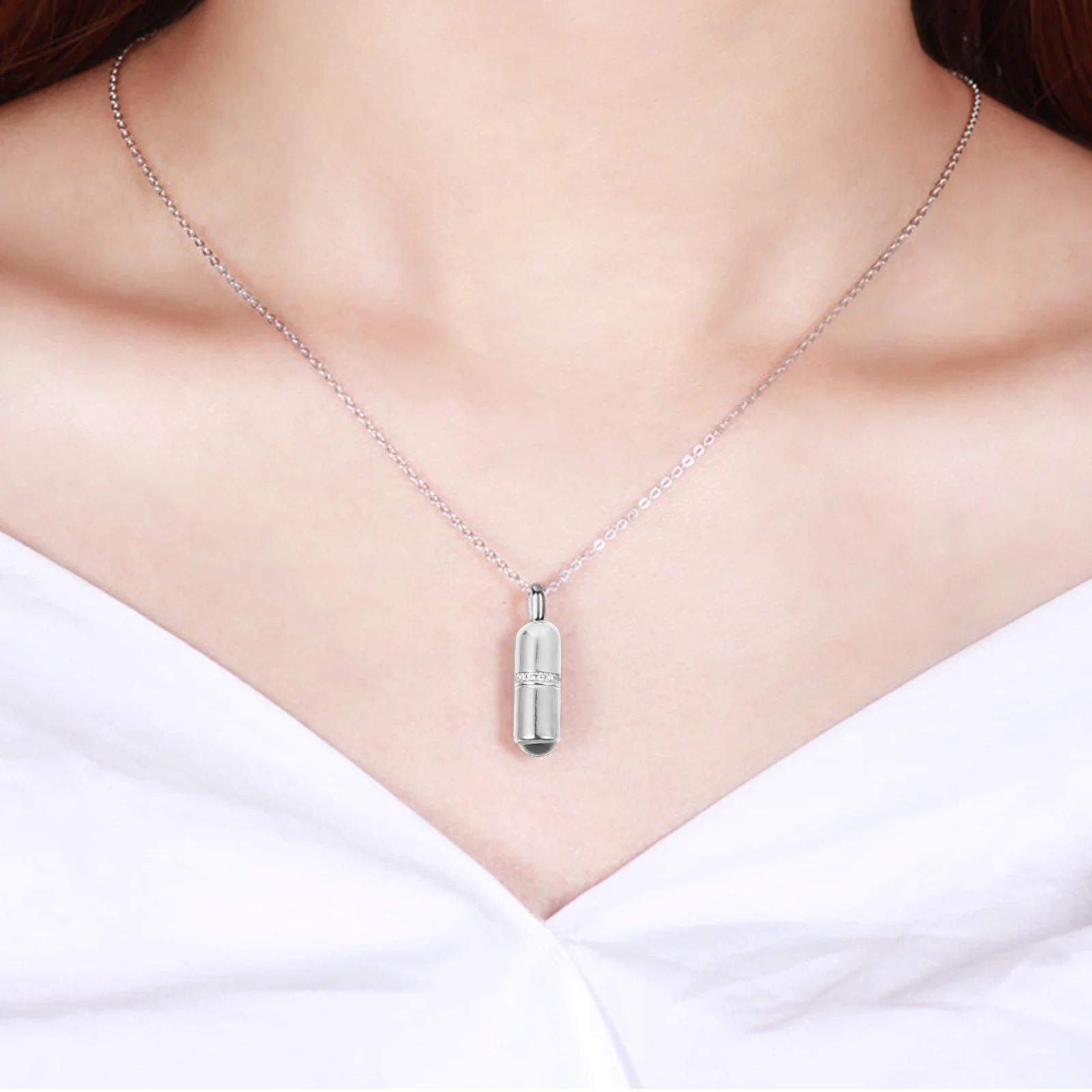 

2Pcs Valentine's Day Love Cure Necklace Romantic Creative Pendant Elegant Neck Jewelry Gift for Lover Valentine's Day Necklace