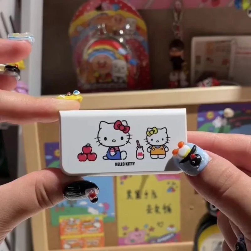 Mini pastillero Sanrios HelloKitty, estuche portátil para medicina con tres compartimentos, estuche para guardar joyas, caja para guardar tabletas